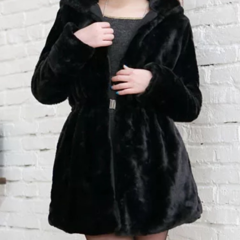 Coats - Picture 6 of 6